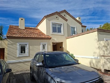 Venta / Casa / Colina