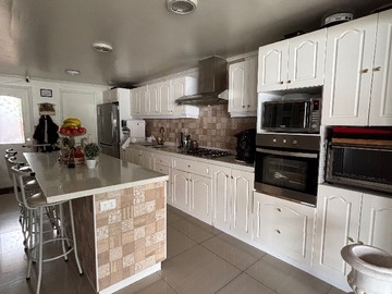 Venta / Casa / Colina