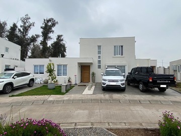 Venta / Casa / Colina