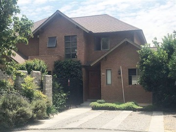 Venta / Casa / Colina
