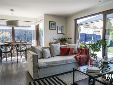 Venta / Casa / Colina