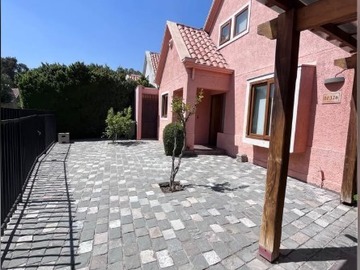 Venta / Casa / Colina