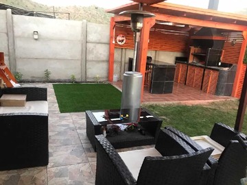 Venta / Casa / Colina