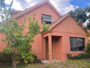 Venta / Casa / Colina