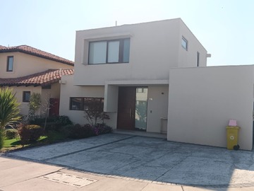 Venta / Casa / Colina