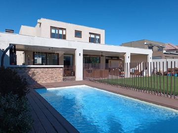 Venta / Casa / Colina