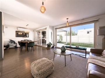 Venta / Casa / Colina