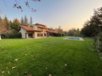 Venta / Casa / Colina