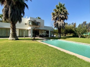 Venta / Casa / Colina