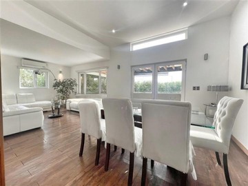 Venta / Casa / Colina