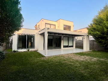 Venta / Casa / Colina