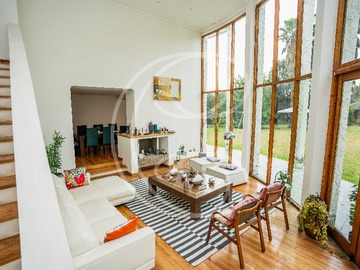 Venta / Casa / Colina