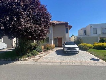 Venta / Casa / Colina