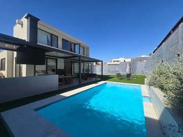 Venta / Casa / Colina