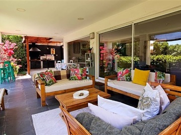 Venta / Casa / Colina