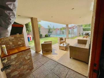 Venta / Casa / Colina