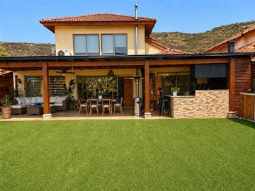 Venta / Casa / Colina