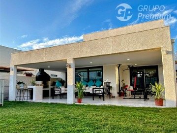 Venta / Casa / Colina