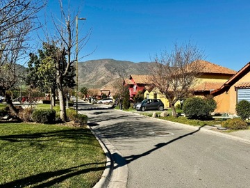 Venta / Casa / Colina