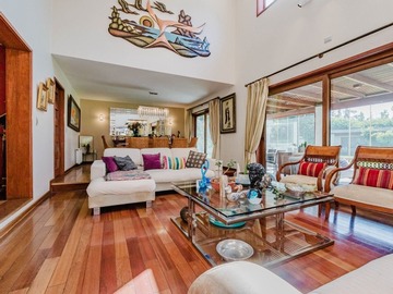 Venta / Casa / Colina
