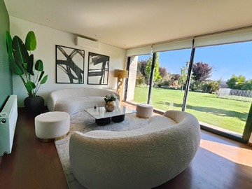 Venta / Casa / Colina