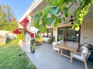 Venta / Casa / Colina