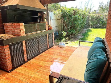 Venta / Casa / Colina