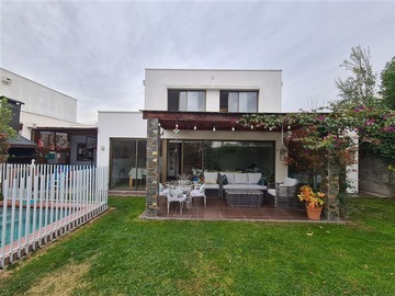 Venta / Casa / Colina