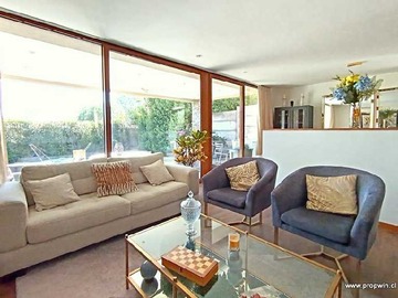 Venta / Casa / Colina