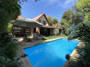 Venta / Casa / Colina