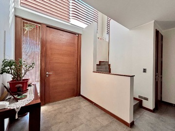 Venta / Casa / Colina