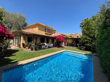 Venta / Casa / Colina