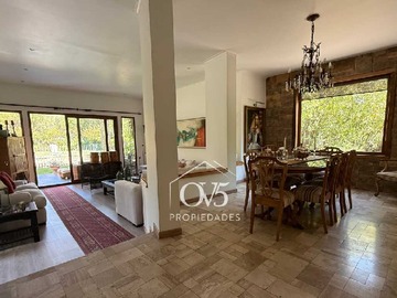 Venta / Casa / Colina