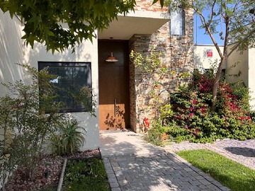 Venta / Casa / Colina