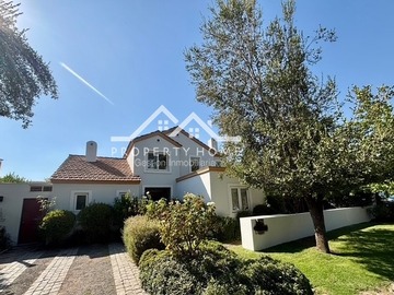 Venta / Casa / Colina