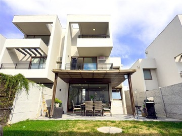 Venta / Casa / Colina
