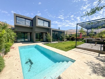 Venta / Casa / Colina