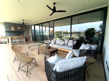 Venta / Casa / Colina