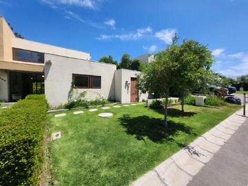 Venta / Casa / Colina