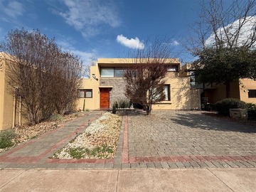 Venta / Casa / Colina