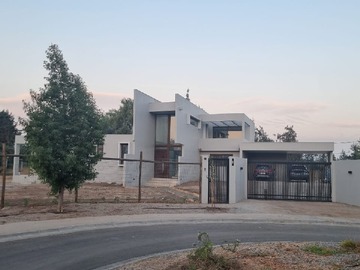 Venta / Casa / Colina