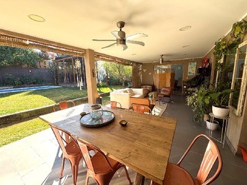 Venta / Casa / Colina