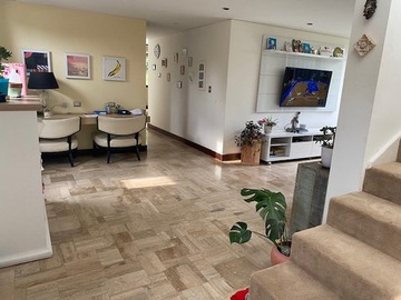 Venta / Casa / Colina