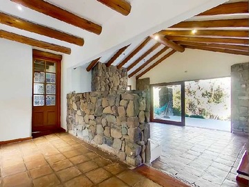 Venta / Casa / Colina