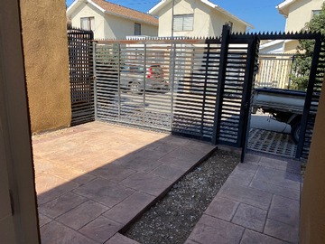Venta / Casa / Colina