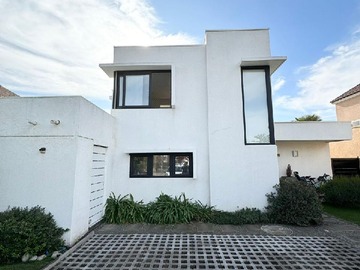 Venta / Casa / Colina