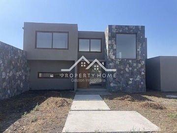 Venta / Casa / Colina