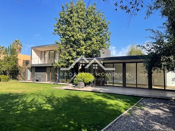 Venta / Casa / Colina