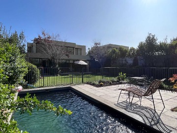 Venta / Casa / Colina