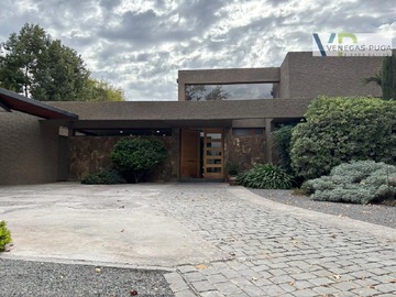 Venta / Casa / Colina